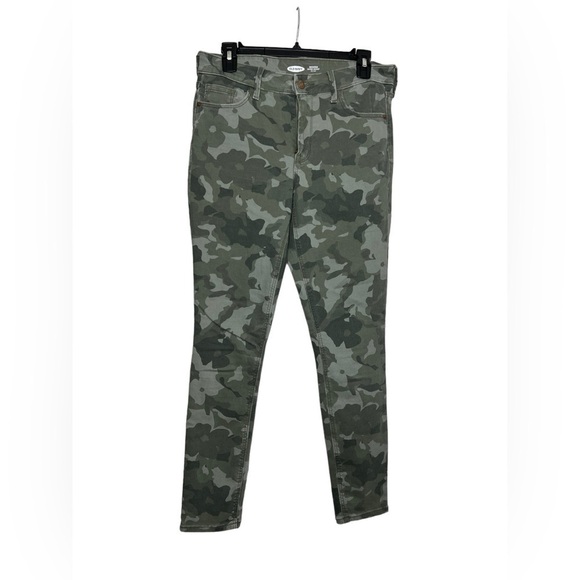 Old Navy Denim - OLD NAVY ROCKSTAR Camo Super Skinny Mid Rise green Jeans. Size 8